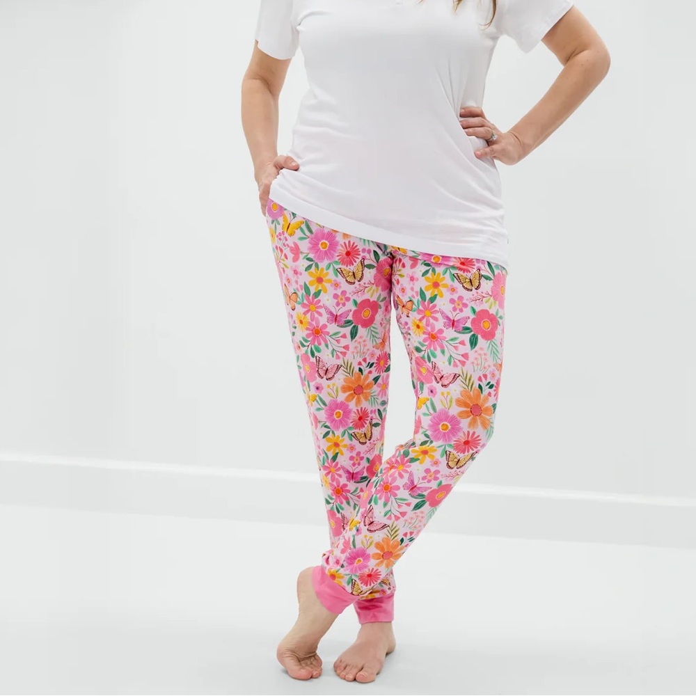 🦋🌼 Little Sleepies Pink Butterfly Blooms Women’s Small Cuffed Pajama Bottoms NWT - Picture 2 of 10